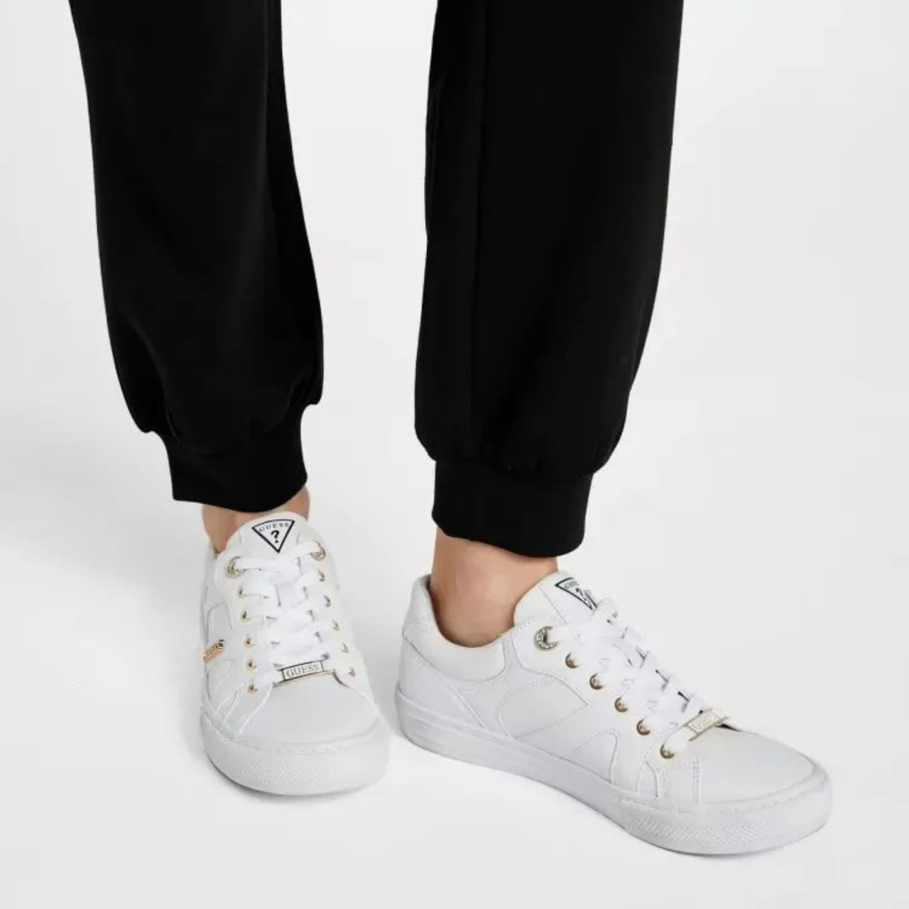 GUESS mines low-top sneakers