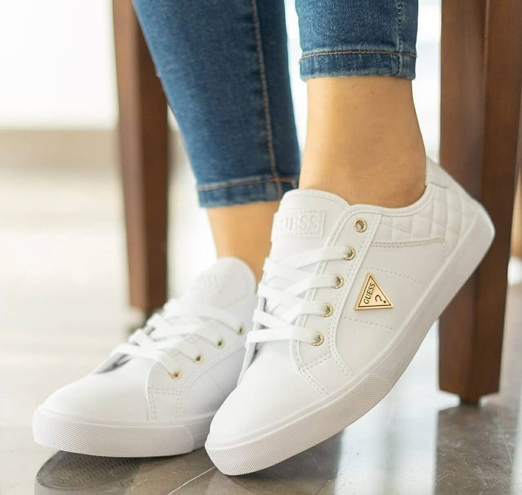 GUESS Women's Comly Sneaker