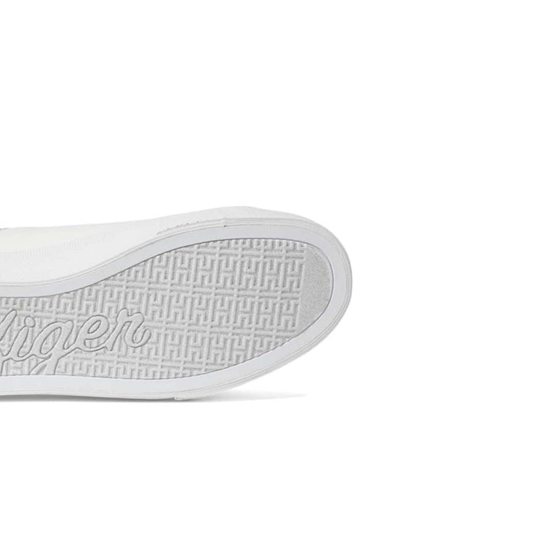 Tommy Hilfiger womens Lorio Sneaker