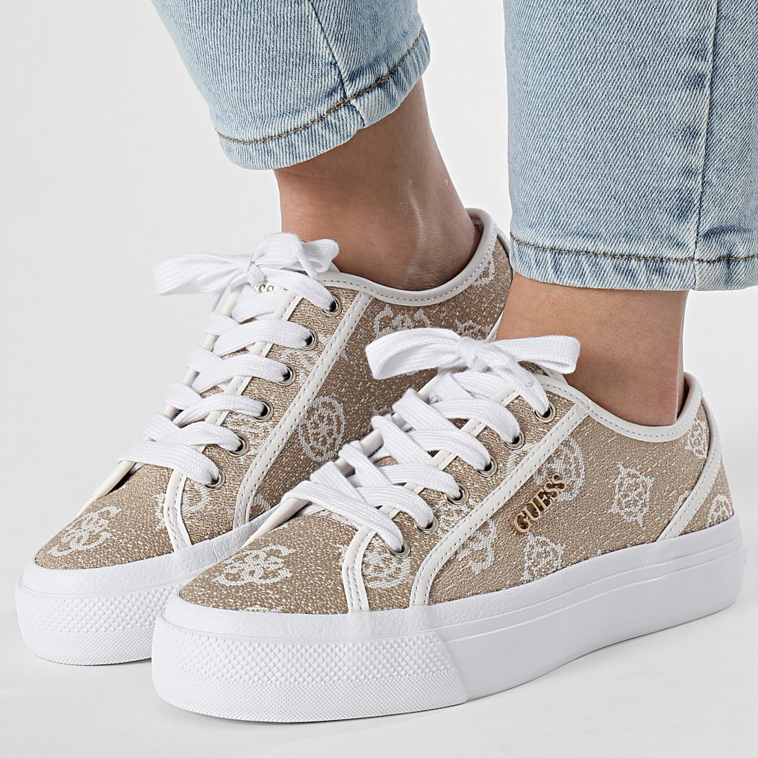 GUESS Jelexa 4G logo sneakers