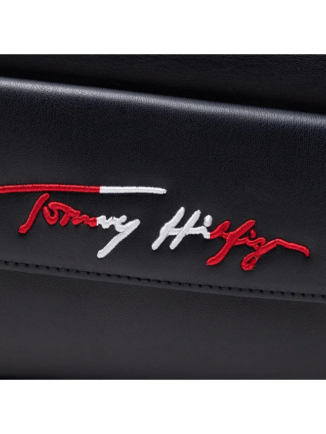 Tommy Hilfiger Iconic Tommy Camera Bag (21x15x8)