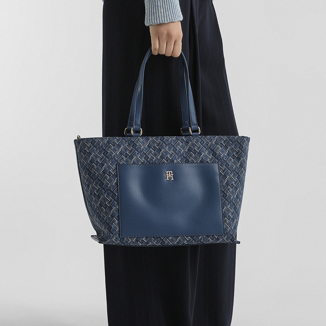 Tommy Hilfiger TH Monogram Jacquard Tote (34x26x14)