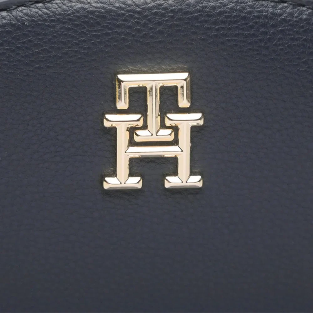 Tommy Hilfiger CROSSOVER